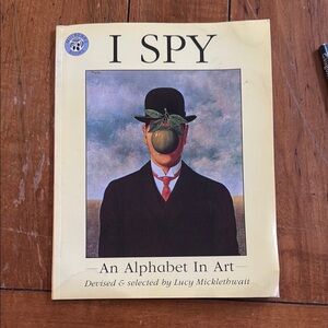 I Spy: An Alphabet in Art Book